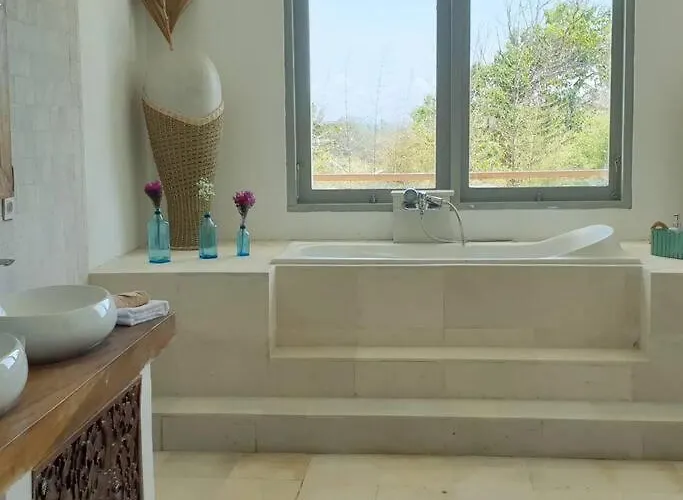 Orchid 18m Pool, Sea View Villa Nusa Lembongan