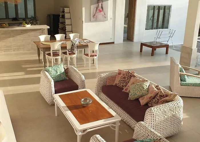Orchid 18m Pool, Sea View